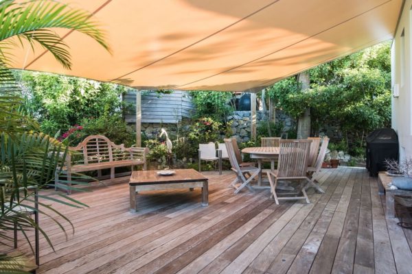 grenadine-deck-garden